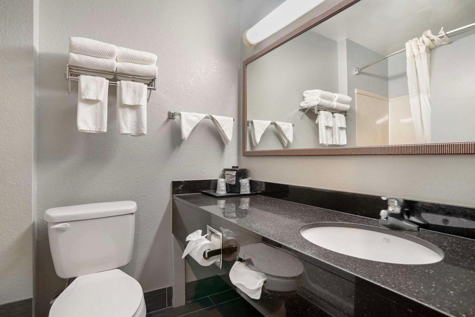 Quality Inn & Suites Birmingham - Highway 280 Kültér fotó