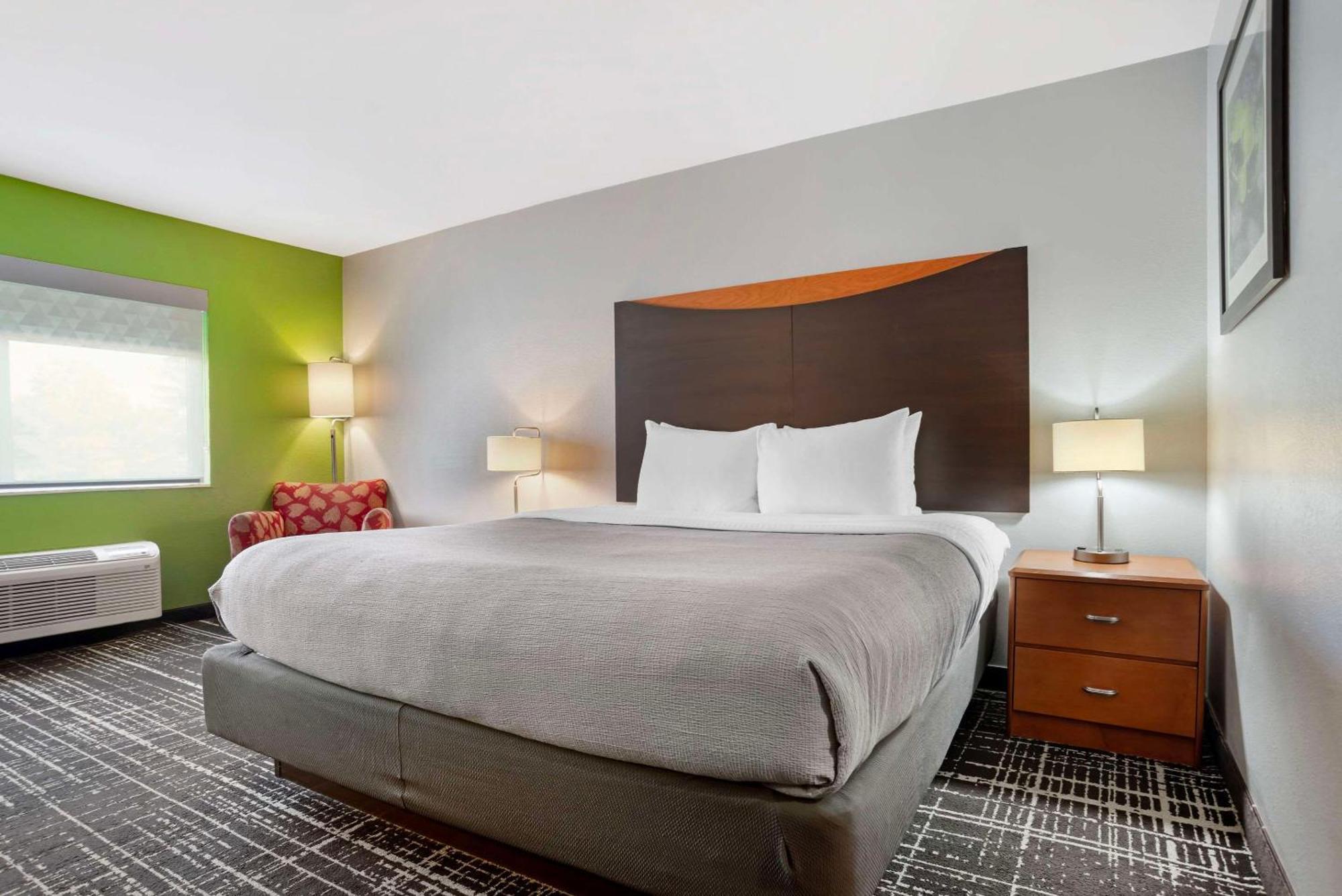 Quality Inn & Suites Birmingham - Highway 280 Kültér fotó
